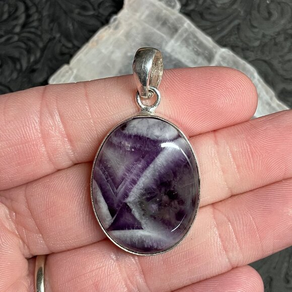Chevron Amethyst Pendant Stone Crystal Jewelry - Picture 1 of 5